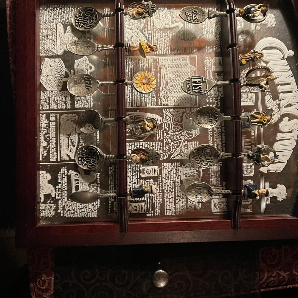 Pewter set all original pieces. Country store rare